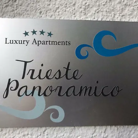 特里雅斯特帕诺拉米克公寓 *